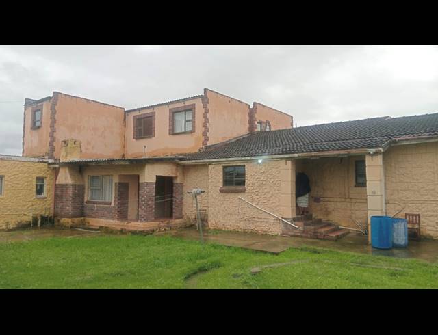 8 BEDROOM HOUSE FOR SALE IN VANES ESTATE